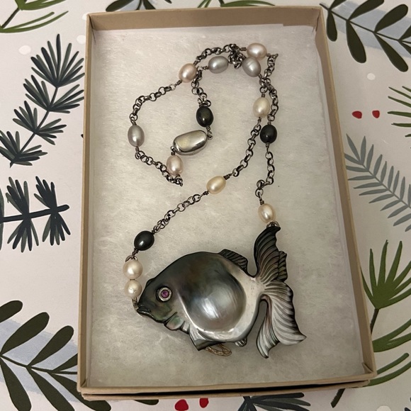 Costa Rican Handmade Pearl and Silver Fish necklace.NWOT. - Picture 2 of 4